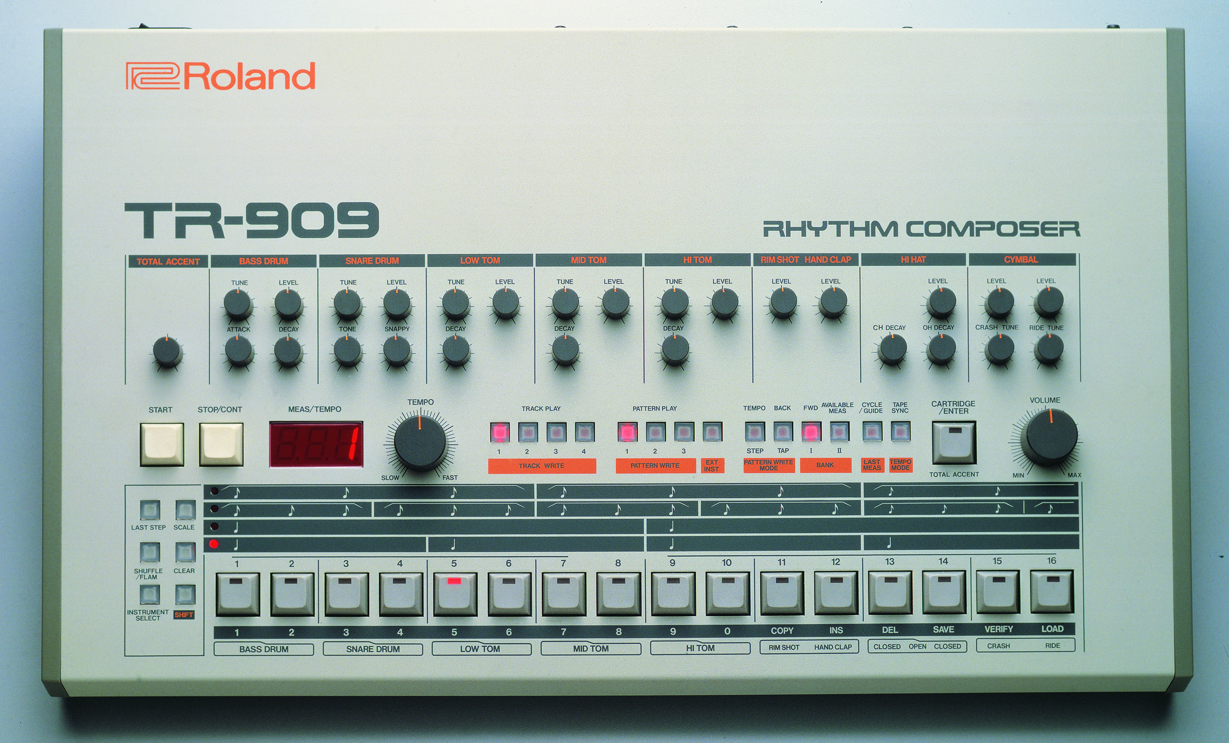 TR-909_T_600_FNL_A.jpg