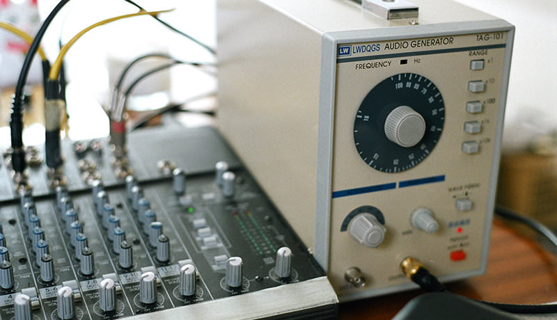 Mackie Mixer & TAG-101 Signal Generator