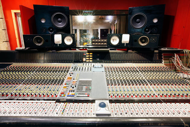 Music Studios CaVa Sound Studios in Glasgow