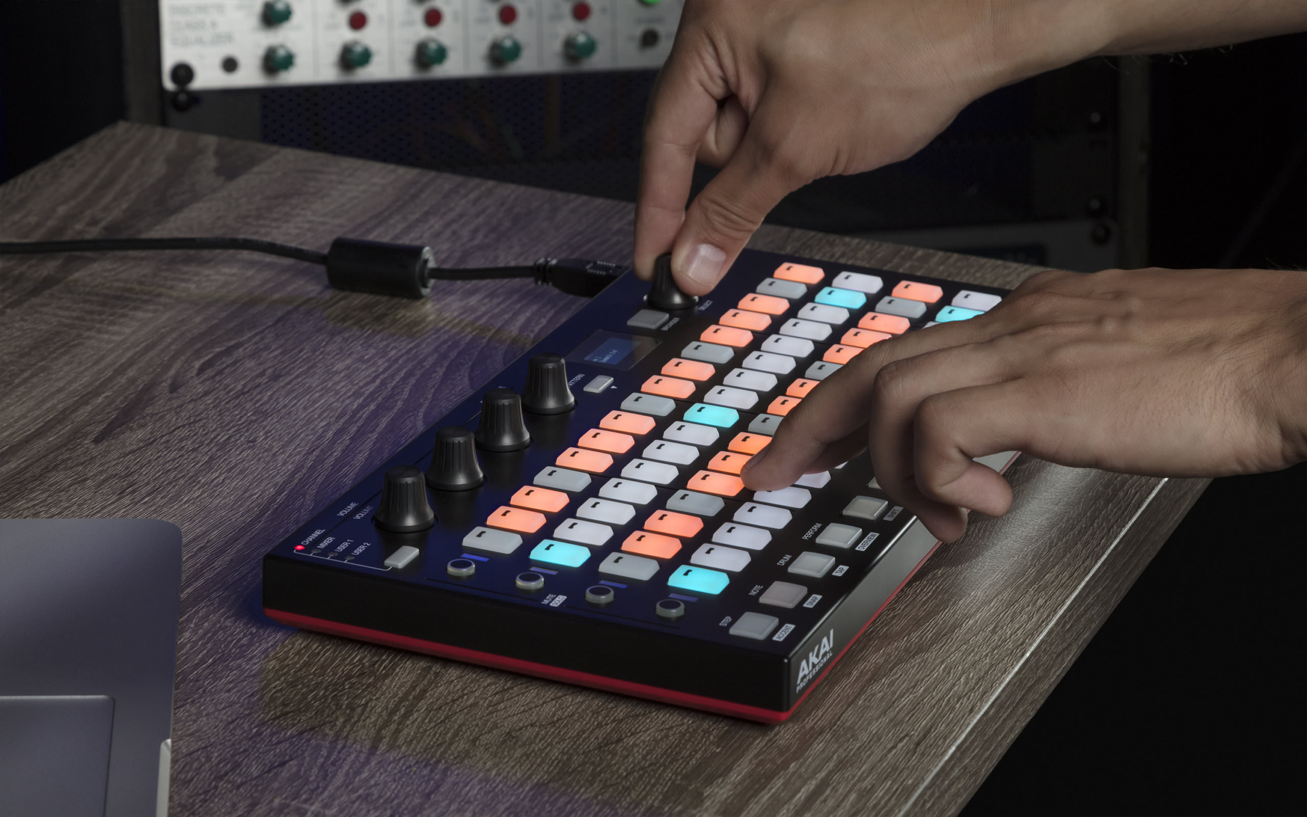 Amazon.com: AKAI Professional Fire (Controller Only) – USB