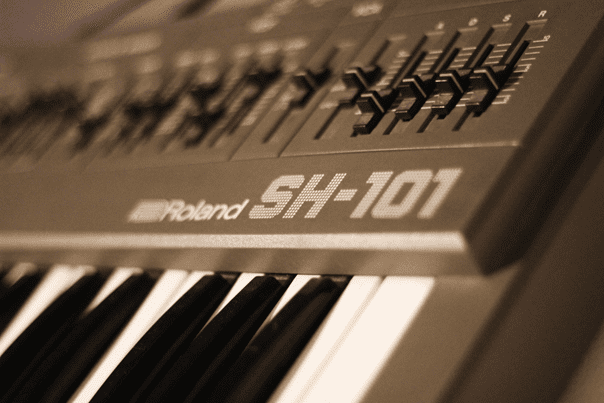 Roland SH-101, Lukas Lyrestam