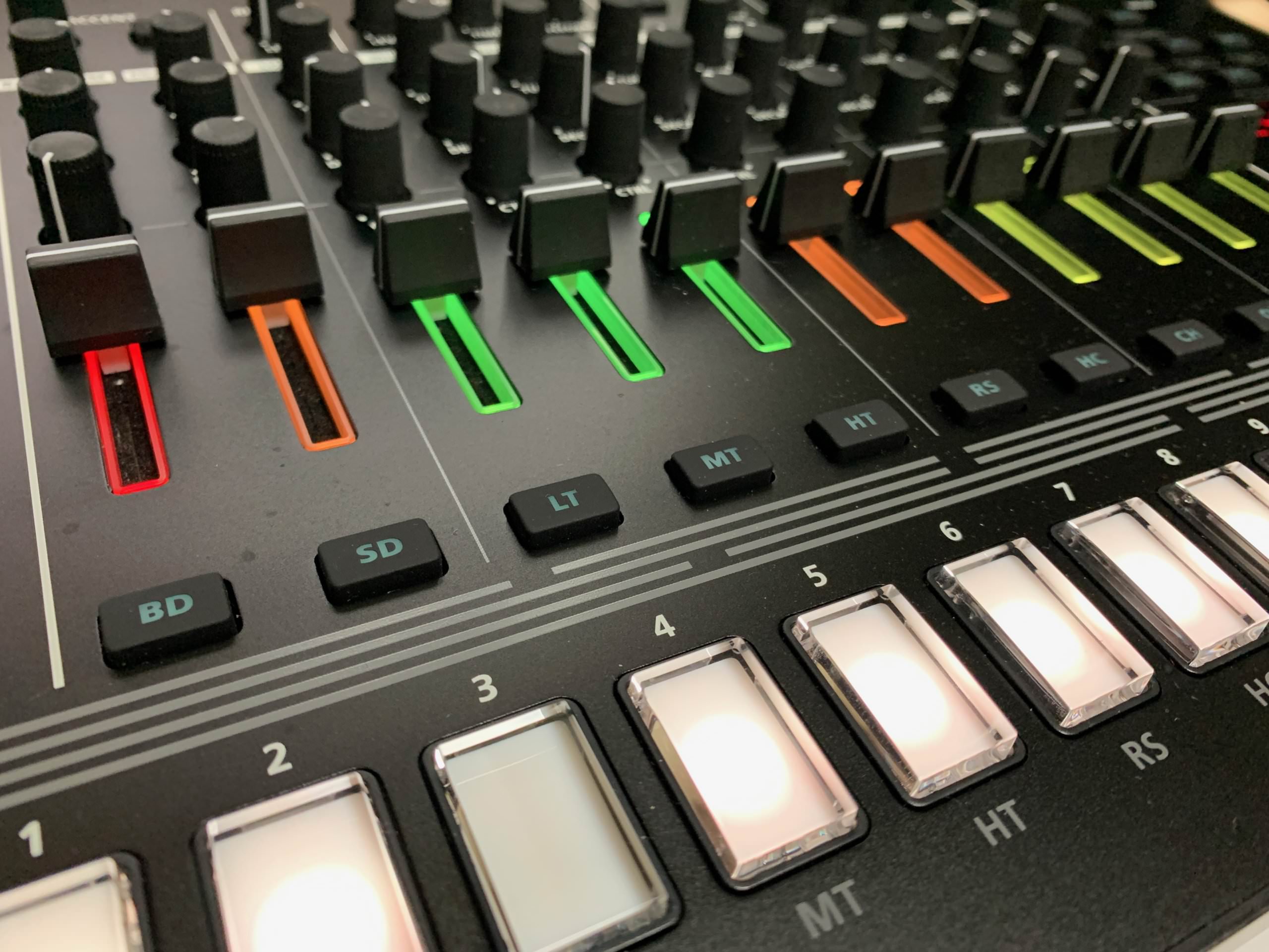 Roland shop fm synth