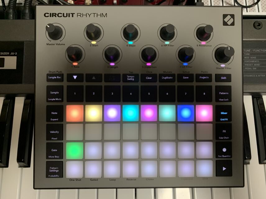 Novation Circuit Rhythm Black : : Musical Instruments