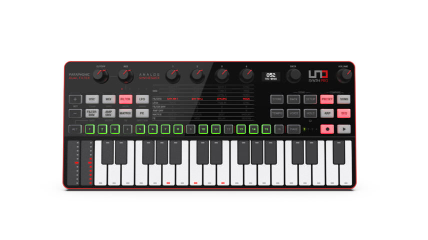 IK Multimedia UNO Synth Pro